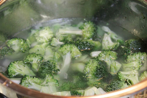 Cách nấu súp súp lơ xanh phần 4.